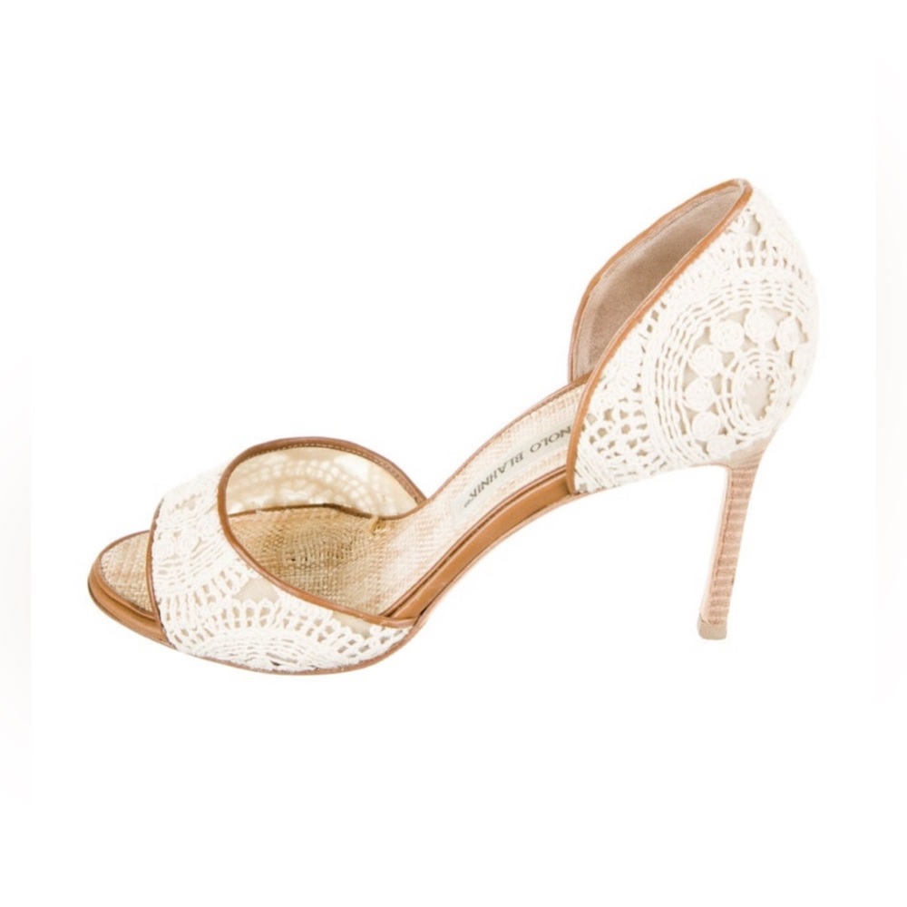 Manolo Blahnik Ivory Sandals